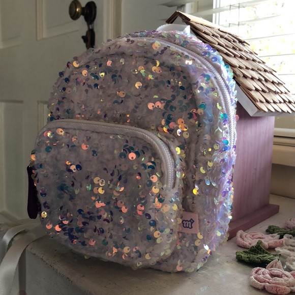 Backpack - Picture 3 of 12